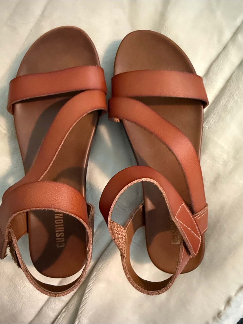 New without Tag Cushionaire Sandal. - Picture 2 of 6